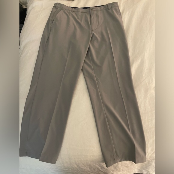 IZOD Golf swing flex pants - Picture 2 of 4